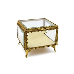 Juego de 2 joyeros cuadrados modernos de latón organizador rectangular transparente con toque dorado para anillos y pulseras - Product Image 3