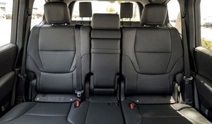 Nuovissimo Land Cruiser LC300 GX-R 2025, 4L Benzina 6 Cilindri, SUV 4WD 7 Posti, Euro5 204 CV, Trasmissione Automatica, Guida a Sinistra - Product Image 4