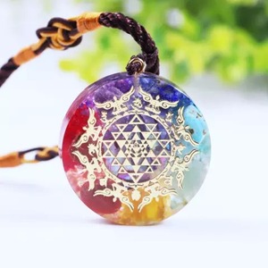Pendentif Orgonite à 7 chakras au design unique pour la protection de l'énergie et l'énergie des chakras disponible à un prix compétitif - Product Image 5