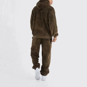 Survêtement ample et décontracté à capuche en tissu doux pour hommes, idéal pour les activités sportives d'automne et d'hiver - Product Image 4