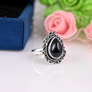 Bague en pierre précieuse d'onyx noir pour femmes, bijoux de style bohème en argent, bijoux en argent sterling 925, bague tendance faite à la main, cadeau pour elle - Product Image 4