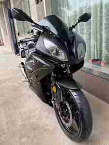 Motocicleta Deportiva B-M-W Twin-R de Alto Rendimiento para Carreras - Product Image 5