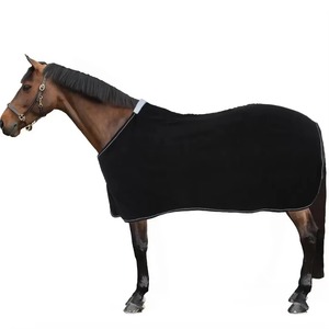 Mantas para Caballos de Lana Impermeables y Transpirables, Diseño Inteligente que Absorbe la Humedad, Correa para la Cola, Cálidas, Ligeras, para Carreras, Uso en Invierno - Product Image 1