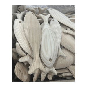 Juguete artesanal para niños: pez de madera para pintar o decoración del hogar 100% artesanías de madera hechas a mano con alta calidad y buen precio - Product Image 1