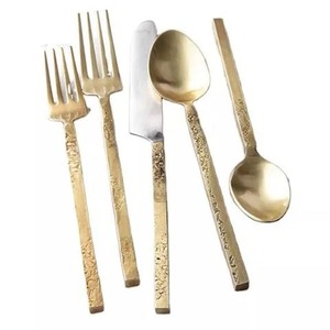 Couverts en métal Vintage Heavy Duty Solid Handle Brass Made Spoon Tableware Set Hand Embossed Cutlery Set - Product Image 5