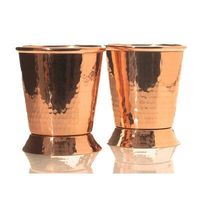 Tasse en cuivre pur durable conçue pour une consommation saine avec un polissage fin et une touche artisanale indienne traditionnelle