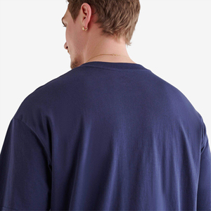 Camiseta duradera ligera de 100% algodón para hombre, ropa de trabajo transpirable para actividades diarias con bolsillo en el pecho y patrón de letras - Product Image 5