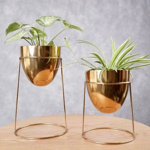 Manufacturer of Tabletop Decor Customized Metal Handmade Table Wedding Decoration <b>Unique</b> Floor Flower <b>Vase</b> in Customized Design - Product Image 1