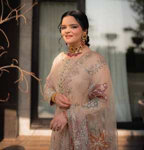 Lehenga Choli exclusif de haute qualité en chinon lourd avec broderie de séquence, imprimé numérique à volants complets, bordure en dentelle, travail sur tissu organza - Product Image 5