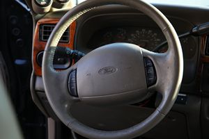 Gran Oferta: Ford Excursion Limited 4x4 2001, Listo para Enviar - Product Image 2