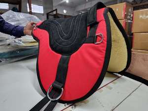 Sous-selle de cheval de qualité supérieure Rider's Trust en gros, 1,5 mm d'épaisseur, coussin d'étrier en PVC, doublure en polaire, cuir suédé - Product Image 2