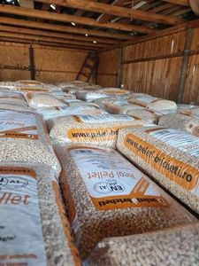 Vente en gros de granulés de bois de pin européen de qualité supérieure certifiés ENplus, diamètre 6-8 mm |   Sacs PP de 15 kg Valeur Calorifique de 4300 Kcal/kg - Product Image 3