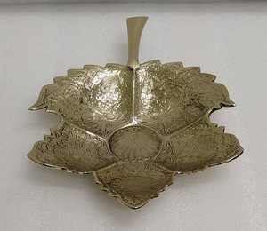 Bandeja de servicio de latón más nueva para el hogar, Hotel, restaurantes, vajilla y mesa, bandejas y platos de latón en forma de hoja de Color dorado - Product Image 4