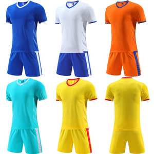 Camisetas de fútbol de manga corta baratas de alta calidad 2025-26 conjunto de uniforme completo con logotipo personalizado 100% poliéster transpirable de secado rápido - Product Image 1