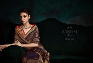 Saree en soie de créateur avec broderie en tissu écrasé doux Style indien pakistanais tenue de fête de mariage pour les femmes avec bordure élégante - Product Image 3