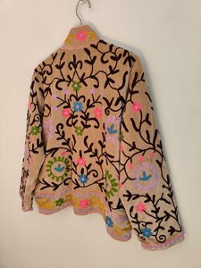 Veste en velours rose indien brodée Suzani, faite à la main, motif floral, style ethnique bohème, pour femme, veste indienne - Product Image 2