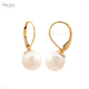 Pendientes colgantes de perlas naturales minimalistas de oro amarillo de 14K, Fabricante Mayorista de piedras preciosas de bola de perla de 9mm - Product Image 2