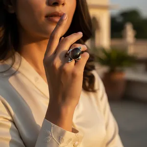 Bague en argent sterling 925 avec onyx, sertissage couronne, style classique, bijoux unisexe - Product Image 1