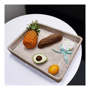 ถาดเสิร์ฟดีไซน์หรูหราแบบมินิมอลรักษ์โลก ผลิตจากไม้ไผ่เวียดนามที่ทนทาน พร้อมโครงไม้ไผ่และหวายธรรมชาติ ทำด้วยมือ เหมาะสำหรับบ้านสมัยใหม่ - Product Image 1