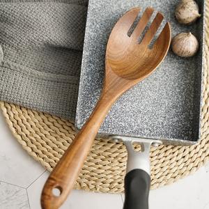 Ustensiles à salade en bois d'acacia les plus vendus ensemble fourchette et cuillère en bois pour servir et mélanger les salades - Product Image 5
