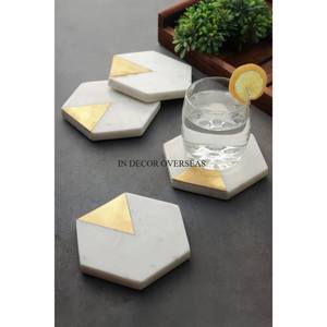 Marbre blanc de qualité luxueuse de forme ronde fabriqué avec des sous-verres uniques de designer Golden Flies Tapis de table et accessoires de coussinets - Product Image 4
