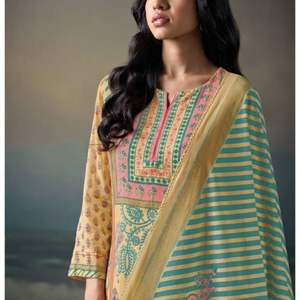 Elegante Pashmina Impreso Salwar Kameez Trajes Elegante Trabajo hecho a mano Humedad que absorbe las arrugas para fiesta Venta al por mayor disponible - Product Image 1