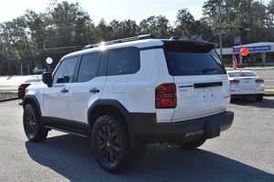 SUV Crossover Usado 2024, Gasolina, Automático, Asientos de Cuero, Cámara Trasera 360 - Product Image 5