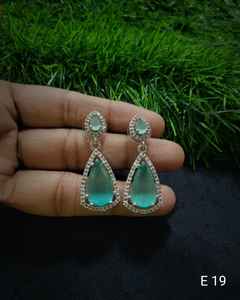 BOUCLES D'OREILLES DE STYLE CLASSIQUE DE DIAMANT AMÉRICAIN TRADITIONNEL ET À LA MODE PLAQUÉ-BOUCLES D'OREILLES DE CADEAUX D'ANNIVERSAIRE ET DE NOËL - Product Image 5