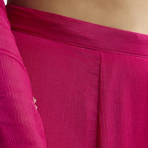 Ensemble Sharara brodé à paillettes roses avec Dupatta pour les réceptions de fêtes de mariée indiennes en gros et les cérémonies personnalisées - Product Image 6