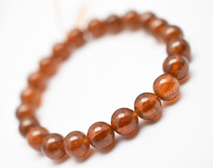 สร้อยข้อมือลูกปัดโกเมนเฮสโซไนท์ธรรมชาติขนาด8มม. เป็นของขวัญสำหรับกำไลข้อมือสำหรับผู้หญิงและผู้ชาย - Product Image 2