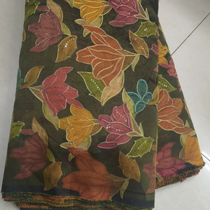 Tissu crêpe Potion imprimé, doux et fluide, finition de qualité, largeur 44, rehaussez votre garde-robe avec notre tissu crêpe Potion imprimé. - Product Image 1