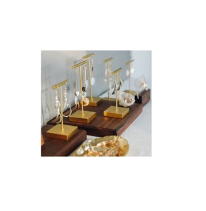 Vente chaude en laiton porte-boucle d'oreille support maison bijoux de table décorer dernière conception en laiton porte-boucle d'oreille support - Product Image 2