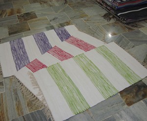 Lo último 2023 Indian Handloom 100% algodón Chindi Rag RUGS Doble cara uso cut-Shuttle diseños modernos - Product Image 1