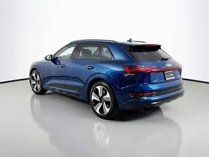 Usado cuidadosamente 2023 Audi e-tron Premium Plus 4dr SUV AWD - Product Image 2