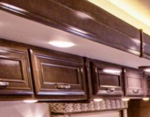 Autocaravana Diésel 4UZADVFC9MCNA3352 USADA, Año 2022, 37 Pies, Super C, Motor 6.7L V8 330HP, 4x4, Lujosa, Cama King Size, Bunkhouse, Bajo Kilometraje - Product Image 6