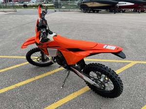 Increíbles Ofertas en Motocicletas Nuevas KTM 250 XCW Enduro 2025 - Product Image 3