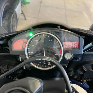 Moteur Yamaha YZF R6 électrique 4 temps, état neuf et d'occasion - Product Image 1