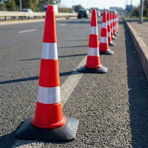 Cono de Tráfico de 90 cm con Base de Goma, Barrera de Tráfico, Barrera de Seguridad de Plástico - Product Image 2