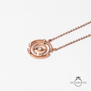 Collier géométrique en argent sterling 925 avec zircon, technologie de sertissage à griffes, pour cadeau, motif My World incrusté, en alliage de zinc - Product Image 3