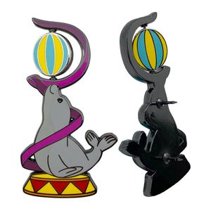 Pins de Solapa Personalizados de Fabricante, Divertidos, con Logotipo, Plateados en Zinc - Product Image 3