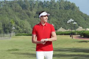 เสื้อโปโลกอล์ฟแขนสั้นของผู้ชายโลโก้ตามสั่งเป็นมิตรกับสิ่งแวดล้อม2025สูงเทคนิคการถักแบบมืด - Product Image 4