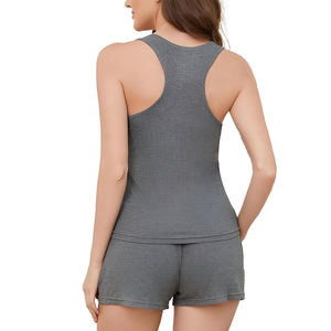 Nouveaux vêtements de sport Costume 2 pièces respirant pour femmes Ensembles de hauts de gymnastique et de fitness Ensemble de shorts de yoga en polyester à séchage rapide - Product Image 6