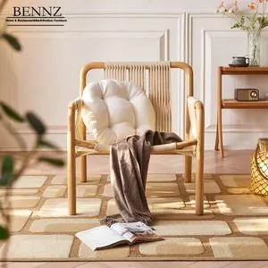 BENNZ Zenith 솔리드 우드 소파 의자 손으로 짠 황마 로프 등받이와 흰색 애쉬 우드 팔걸이가 아늑한 거실에 딱 맞습니다.