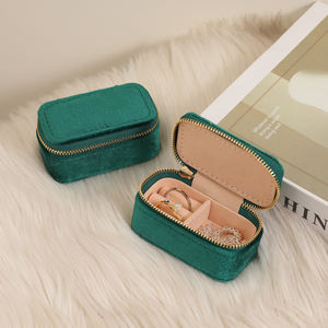 Boîte de rangement pour bijoux miniature faite à la main avec du cuir PU et du velours, classique, élégante, vintage, luxueuse, étui de voyage cadeau - Product Image 3