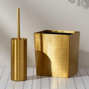 Caja de pañuelos de metal de inspiración antigua de primera calidad ideal para mejorar la decoración con su atractivo diseño - Product Image 3
