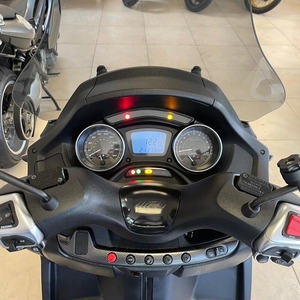 PIAGGIO MP3 400 Premium Tipo de Carrocería Cerrada - Product Image 3