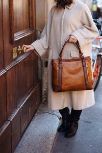 100% Full Grain Cowhide Leather Women's <b>Tote</b> <b>Bag</b> <b>with</b> <b>Zipper</b> Closure Stylish <b>Waterproof</b> Shoulder <b>Bag</b> - Product Image 4