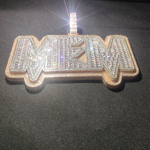 Elegante Moissanite VVS Diamond Pendant Custom 3D Cartoon o Letter Chains para fiesta en estilo Hip Hop - Product Image 6