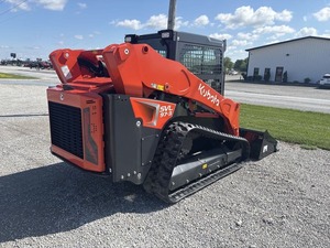 Cargadora Compacta Usada Kubota SVL 973 de 5 Toneladas con Orugas, Cucharón Frontal, Motor Kubota MOOG TCM para Construcción Agrícola - Product Image 3