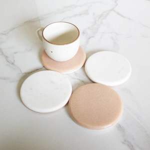 Sous-verres en pierre beige et blanc de haute qualité Accessoires de panneau supérieur pour tapis et tampons Utilisation en cuisine - Product Image 1